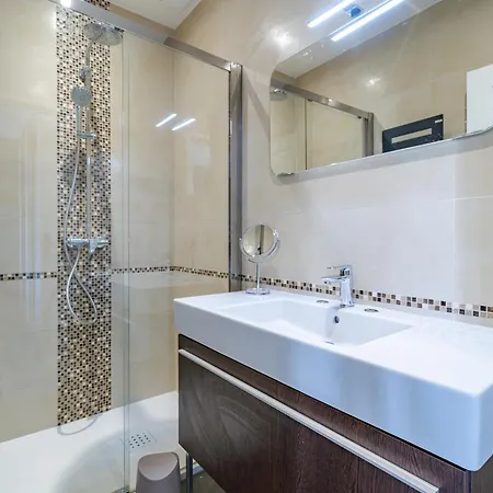 Вилла Maison Nicoise Vue Degagee Avec Jacuzzi Privatif Ницца