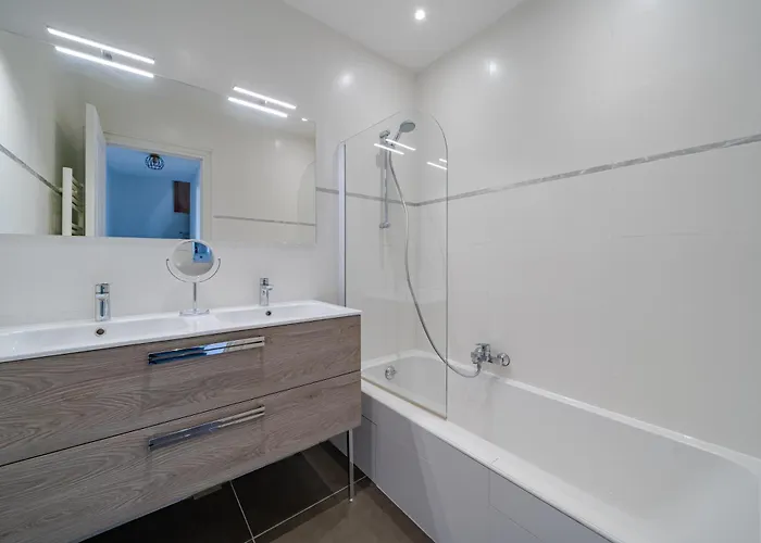 Maison Nicoise Vue Degagee Avec Jacuzzi Privatif 니스